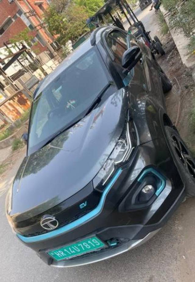 https://images10.gaadi.com/usedcar_image/4549511/original/processed_7977fa97-8a83-4f96-a265-7bb93f92c499.jpg?imwidth=6402
