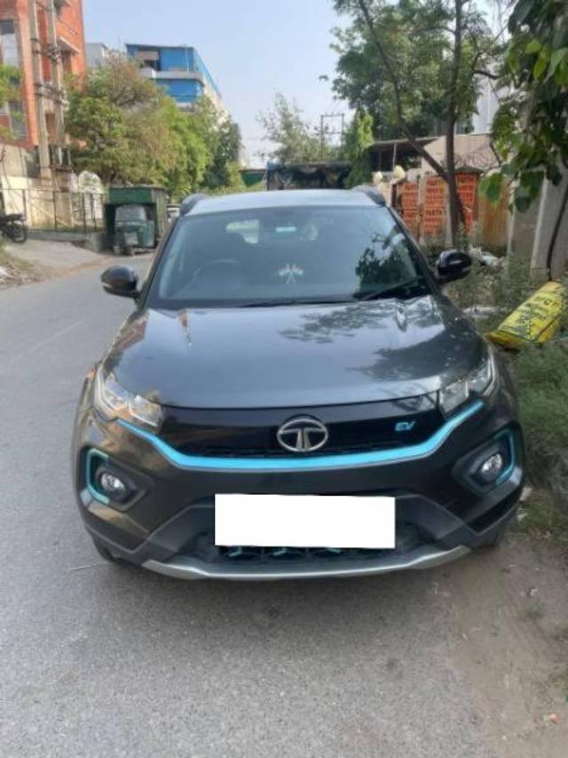 https://images10.gaadi.com/usedcar_image/4549511/original/processed_b46a2b06-0a8d-412a-b158-929112d08776.jpg?imwidth=6400