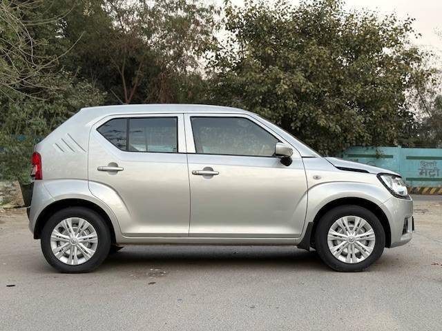 https://images10.gaadi.com/usedcar_image/4549535/original/processed_dacf3954fae3b8e5e1e4f6f341c0b6e0.jpg?imwidth=6401