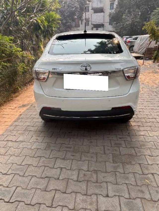 https://images10.gaadi.com/usedcar_image/4549544/original/processed_f5627725-8e22-410c-9da0-f8723c46a53d.jpeg?imwidth=6400