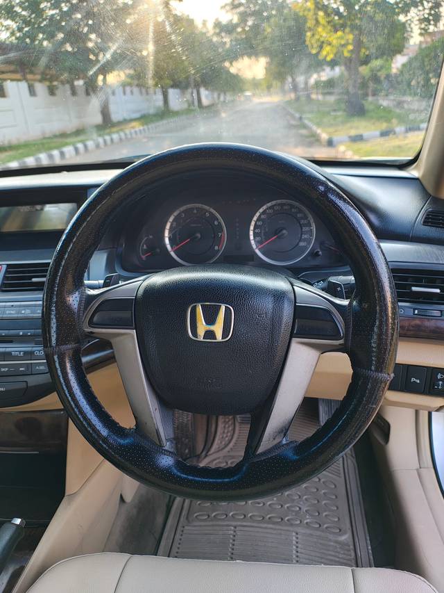 https://images10.gaadi.com/usedcar_image/4549545/original/75d9a520d7e2e086af99b60f52cf56fe.jpg?imwidth=6402