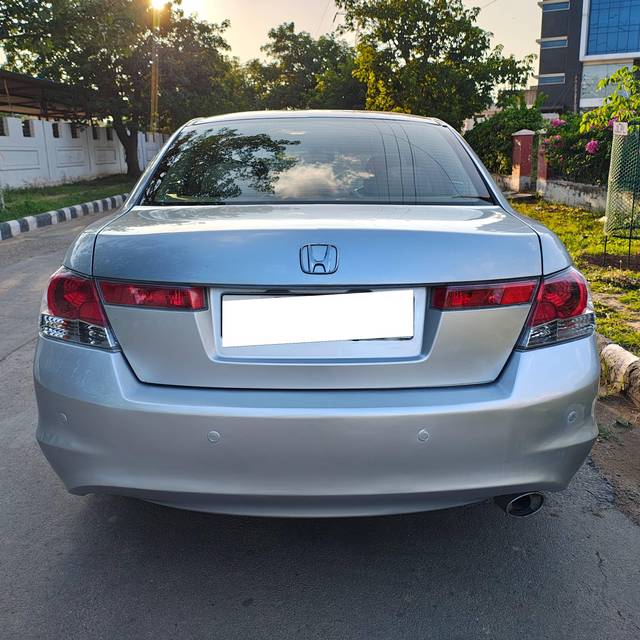 https://images10.gaadi.com/usedcar_image/4549545/original/processed_b663a55157b71572f5858e19aa77d746.jpg?imwidth=6401