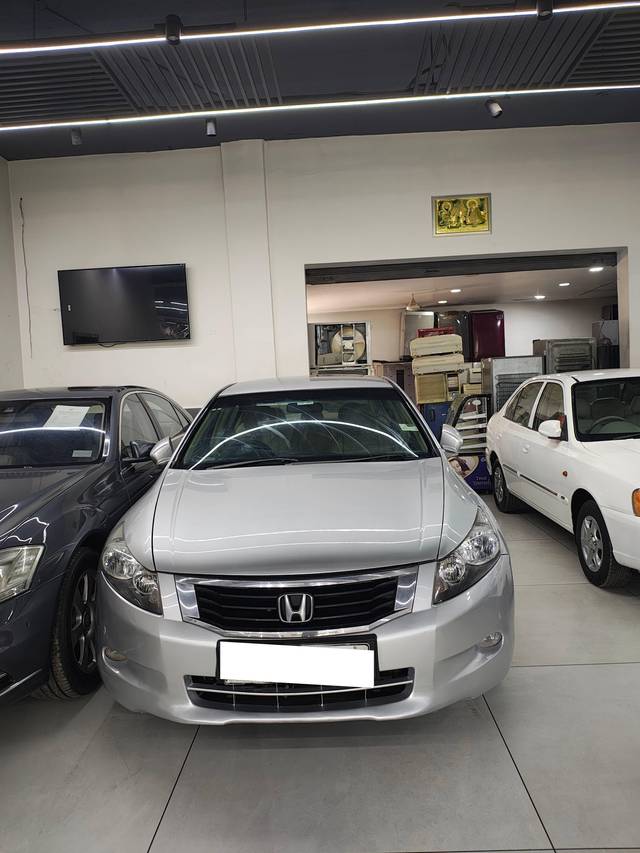 https://images10.gaadi.com/usedcar_image/4549545/original/processed_d4ec8d8d8d7bee2ff2dc8c39c5b9ef2e.jpg?imwidth=6400