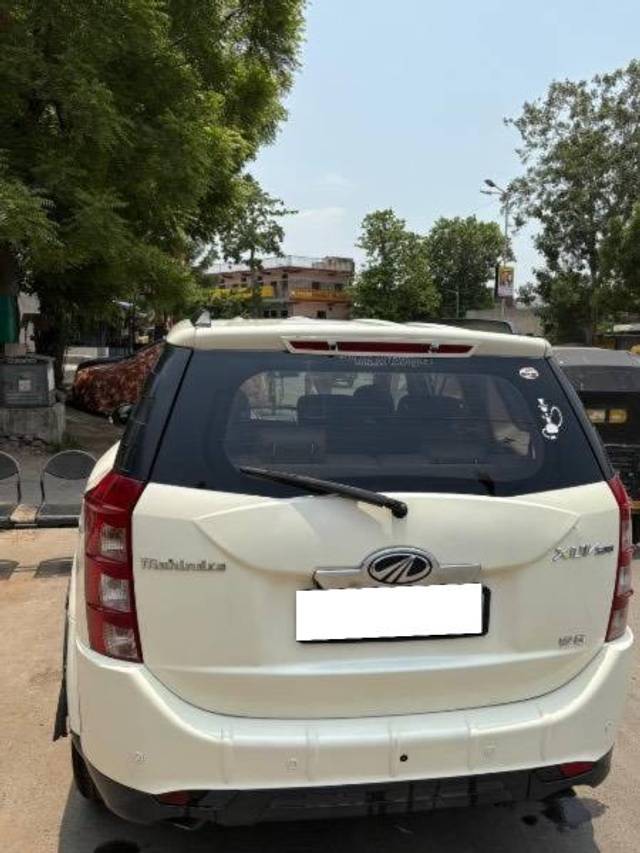 https://images10.gaadi.com/usedcar_image/4549555/original/processed_de91fdb6-b2e5-45a7-ba39-4da39bd2267e.jpeg?imwidth=6400