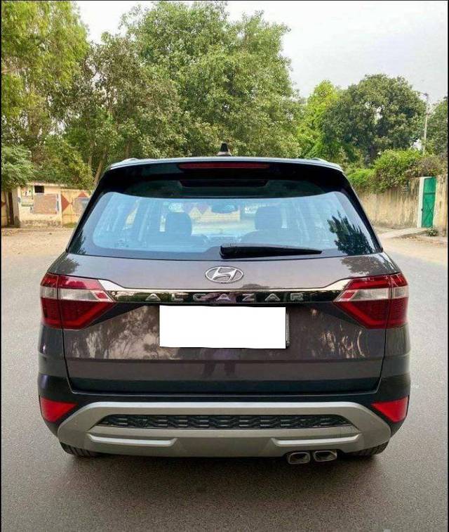 https://images10.gaadi.com/usedcar_image/4549566/original/processed_725ca23309f1459dddc895efbc773fbe.jpg?imwidth=6402