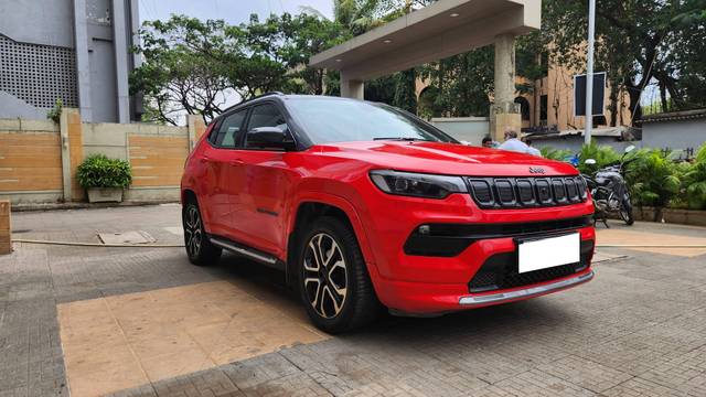 https://images10.gaadi.com/usedcar_image/4549570/original/processed_58104bb75e25e73542600b5381af0b55.jpg?imwidth=6400