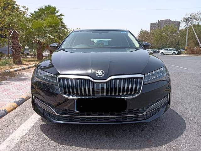 https://images10.gaadi.com/usedcar_image/4549575/original/f65aaa81fa59d1615d5e6271c4cc9fb4.jpg?imwidth=6400