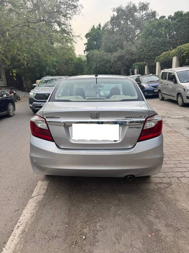 https://images10.gaadi.com/usedcar_image/4549597/original/processed_ffdaf766-34f1-4592-a896-927429f4e69b.jpg?imwidth=6401