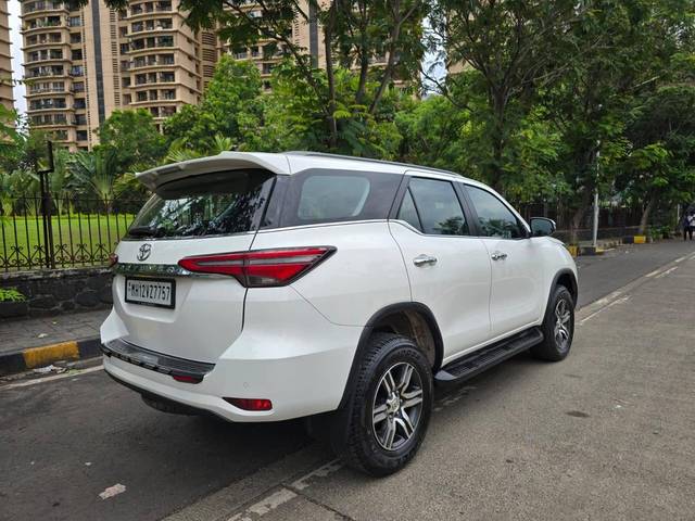 https://images10.gaadi.com/usedcar_image/4549640/original/processed_1129534bd322bc765ac7fa79649d5819.jpg?imwidth=6402