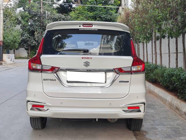 https://images10.gaadi.com/usedcar_image/4549647/original/processed_8a7a96be4b1ffee3756106a86d9f9cb0.jpg?imwidth=6402