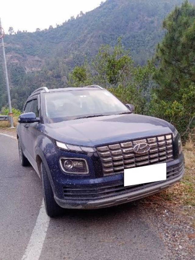 https://images10.gaadi.com/usedcar_image/4549651/original/processed_4fdb89a6-1d1a-42d9-a6d1-fa5d8ec7291b.jpg?imwidth=6400