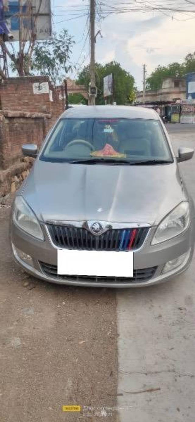 https://images10.gaadi.com/usedcar_image/4549657/original/processed_e33fc41c-86d4-4169-9e41-8855cbaae477.jpeg?imwidth=6401