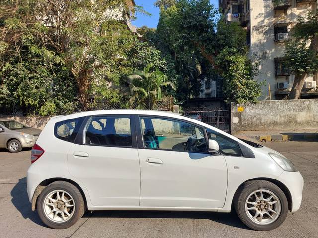 https://images10.gaadi.com/usedcar_image/4549667/original/885cfbc7f5d14e62eb845fc8df41d251.jpg?imwidth=6401
