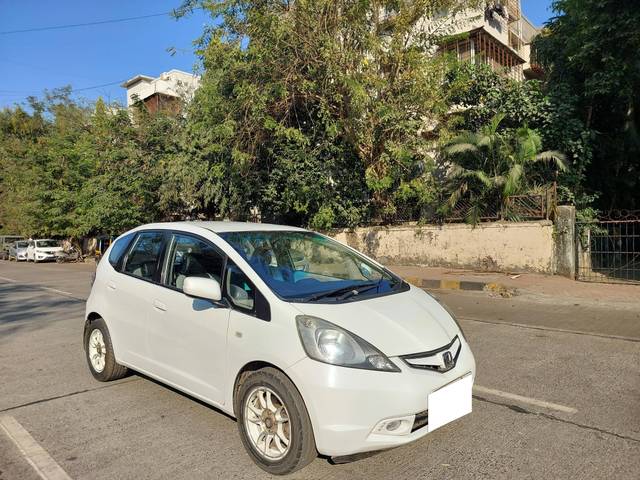 https://images10.gaadi.com/usedcar_image/4549667/original/processed_6ee11735d99e49df2124405a8935f6cf.jpg?imwidth=6400