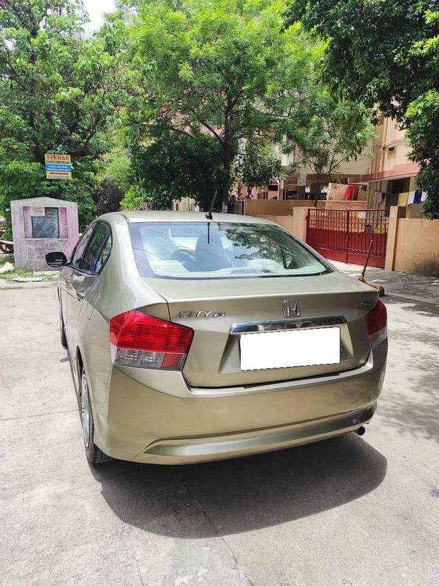 https://images10.gaadi.com/usedcar_image/4549668/original/processed_ab7ed86efedd58760b348e6d7818d7b3.jpg?imwidth=6402
