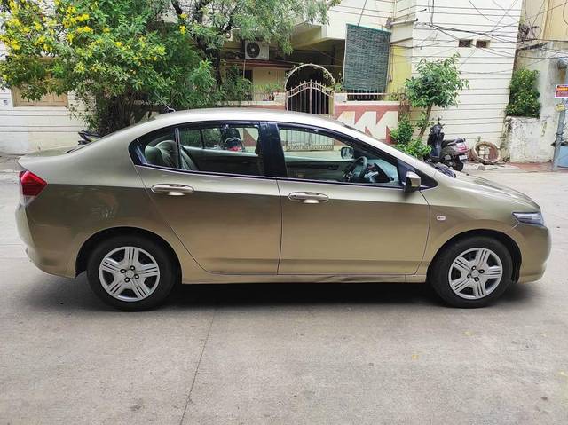 https://images10.gaadi.com/usedcar_image/4549668/original/processed_f8db7d854909eb15c63e7d498c5b930d.jpg?imwidth=6401
