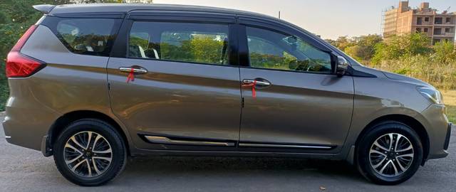 https://images10.gaadi.com/usedcar_image/4549674/original/3927f23523082286605ff72c6b206187.jpg?imwidth=6401