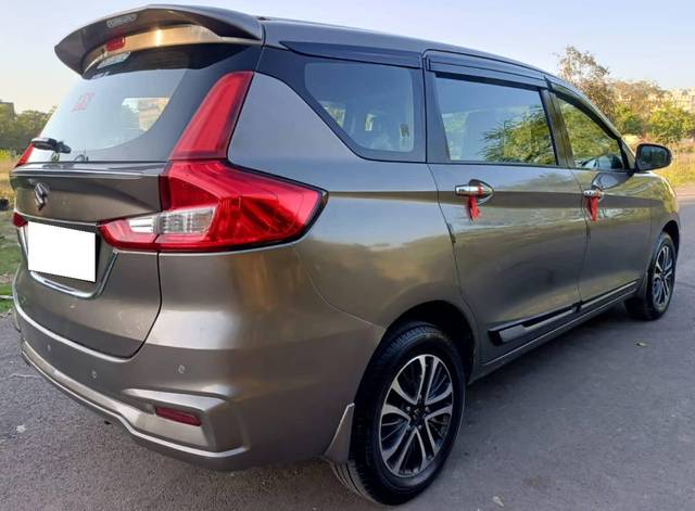 https://images10.gaadi.com/usedcar_image/4549674/original/processed_f9f5ff8d4db805820176adeffb0ad325.jpg?imwidth=6402