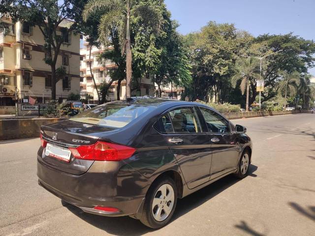 https://images10.gaadi.com/usedcar_image/4549678/original/processed_d4951457bf39d181f50a850cc54e802a.jpg?imwidth=6402