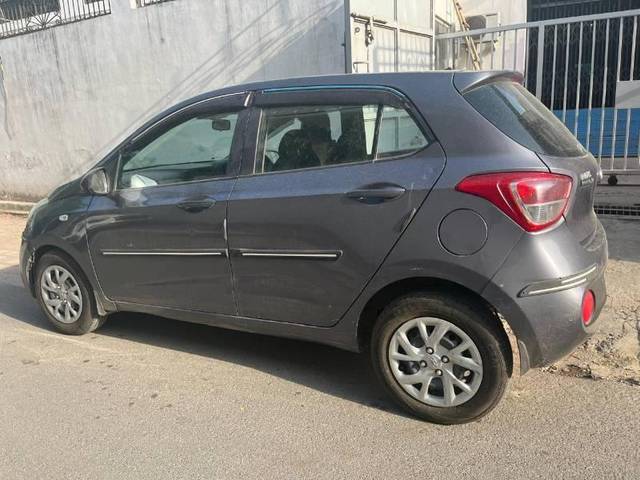 https://images10.gaadi.com/usedcar_image/4549680/original/processed_348f7689-9bb0-4eb6-bb54-7c358356c337.jpeg?imwidth=6402