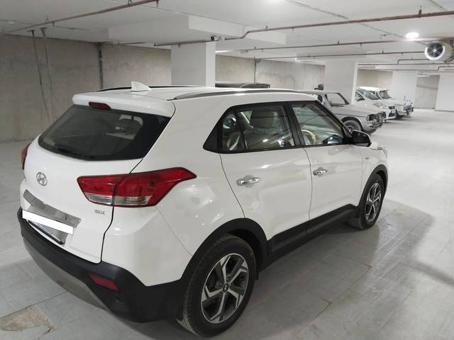 https://images10.gaadi.com/usedcar_image/4549682/original/processed_576c3454c1382877c015ede5e8895030.jpg?imwidth=6402