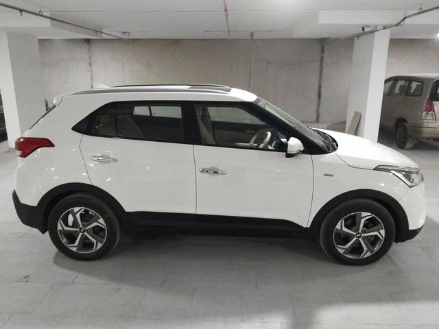 https://images10.gaadi.com/usedcar_image/4549682/original/processed_ec479aa1c7c7495e45c8d2d7b13fc323.jpg?imwidth=6401