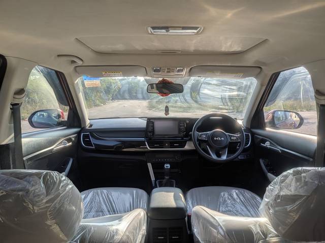 https://images10.gaadi.com/usedcar_image/4549689/original/9c35de1f6da8bdb777e6b8cd189321e3.jpg?imwidth=6402