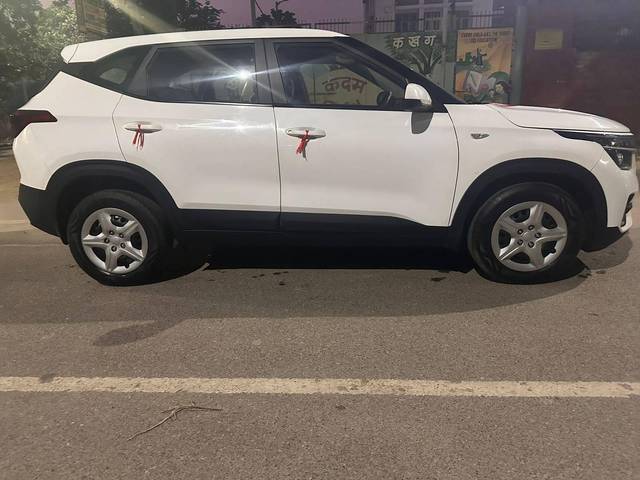 https://images10.gaadi.com/usedcar_image/4549698/original/processed_8e65de701526d7c0cd89f5bec1c8b532.jpg?imwidth=6401