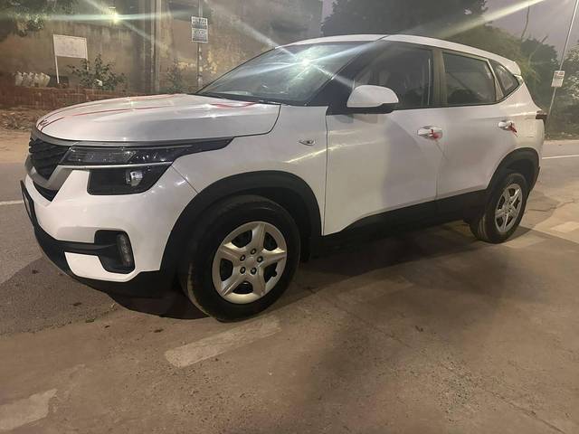 https://images10.gaadi.com/usedcar_image/4549698/original/processed_924cb2ef5ca2efa5cf028f2cb72bbdd5.jpg?imwidth=6400
