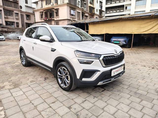 https://images10.gaadi.com/usedcar_image/4549699/original/processed_15cffe252772dfb29ebdd6ca182106fc.jpeg?imwidth=6400