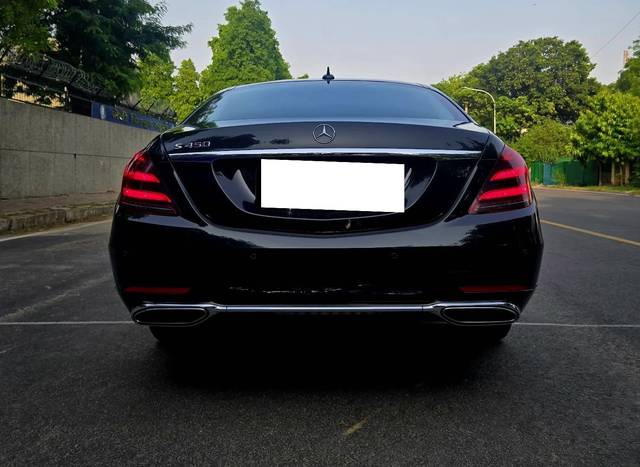 https://images10.gaadi.com/usedcar_image/4549708/original/processed_dc8564acb6fcc00ea0ade49546a7199f.jpg?imwidth=6401