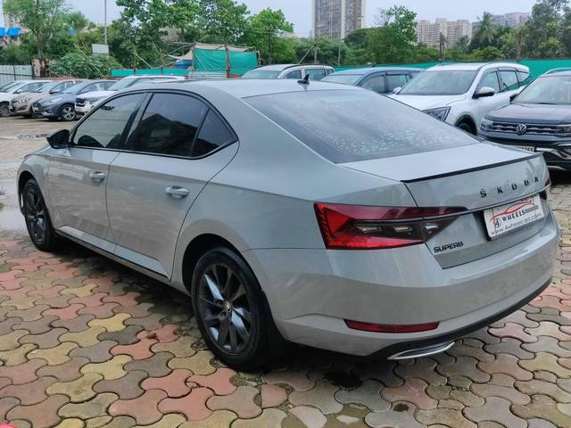 https://images10.gaadi.com/usedcar_image/4549714/original/processed_e6c84b3d8514bffed09931fe806c74a9.jpeg?imwidth=6402