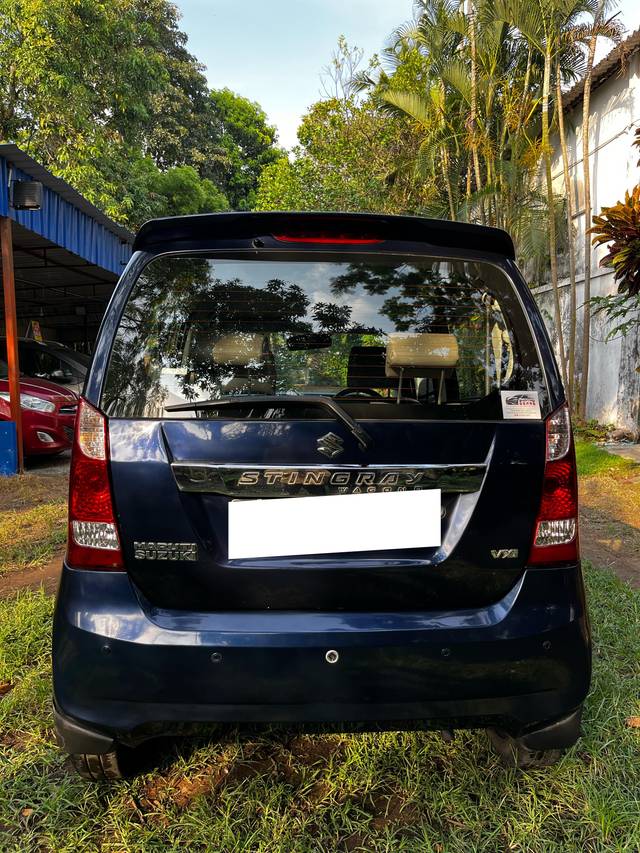 https://images10.gaadi.com/usedcar_image/4549719/original/processed_7be2b2ec3c86fc24ef9bf65ec570cedf.jpg?imwidth=6402