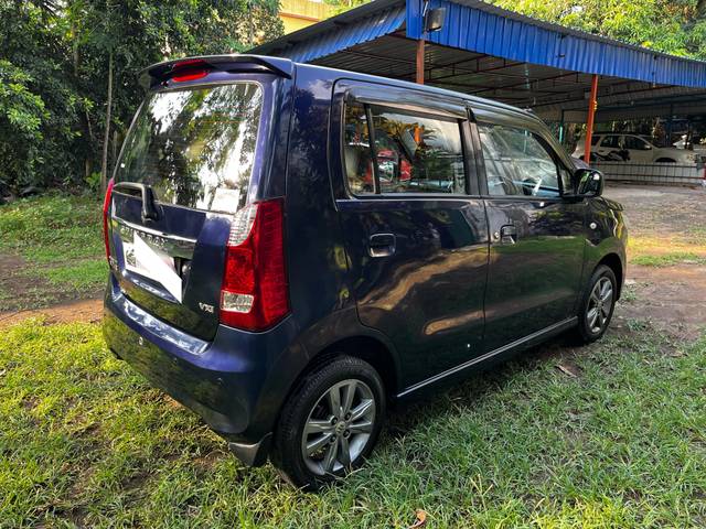 https://images10.gaadi.com/usedcar_image/4549719/original/processed_f3fae05469c5b724cfeab87588d87aeb.jpg?imwidth=6401