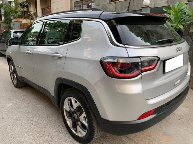 https://images10.gaadi.com/usedcar_image/4549720/original/processed_8adb4d6029ebfbc33e34c65e37c56c3e.jpg?imwidth=6402