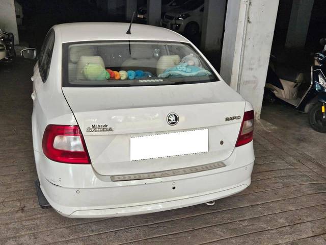 https://images10.gaadi.com/usedcar_image/4549751/original/processed_f1d4daa9-47fe-40e2-8aca-34f28be9a62d.jpg?imwidth=6401