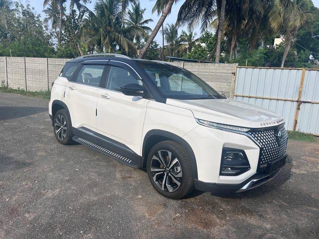 https://images10.gaadi.com/usedcar_image/4549762/original/processed_18ee785e52f773d8498345b9a6c0d1d2.jpg?imwidth=6400