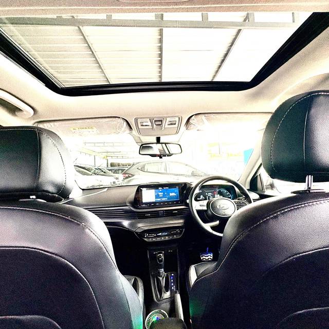 https://images10.gaadi.com/usedcar_image/4549763/original/3b09f63d744e4e17ac3cab4585c2a41b.jpeg?imwidth=6400