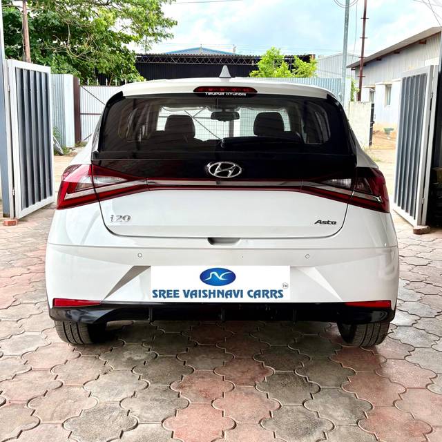 https://images10.gaadi.com/usedcar_image/4549763/original/processed_213f9e45e3e1ca1de5c69968bb092a0e.jpeg?imwidth=6401