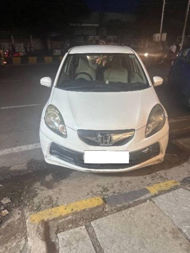 https://images10.gaadi.com/usedcar_image/4549769/original/processed_4fc4c221-376b-4614-a667-c41cedc24450.jpg?imwidth=6400