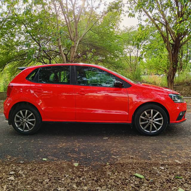 https://images10.gaadi.com/usedcar_image/4549776/original/702d461df572a84ab040ef468d16f9ee.jpg?imwidth=6401