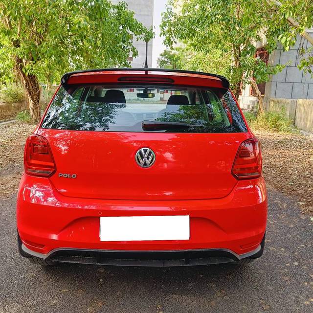 https://images10.gaadi.com/usedcar_image/4549776/original/processed_d1ebf814cdcf6b272d5e8ea59f7b5684.jpg?imwidth=6402