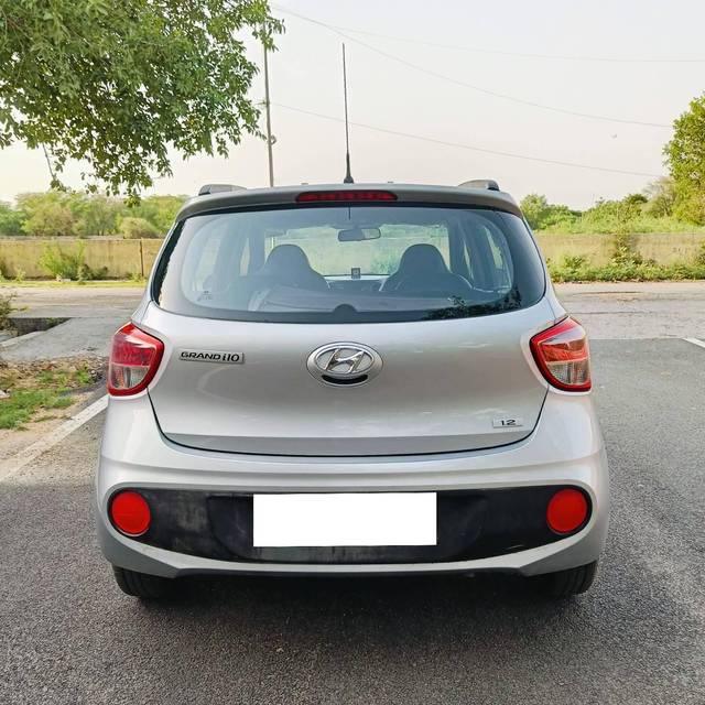 https://images10.gaadi.com/usedcar_image/4549780/original/processed_410820b88806d836848b47aa6906ce17.jpg?imwidth=6401