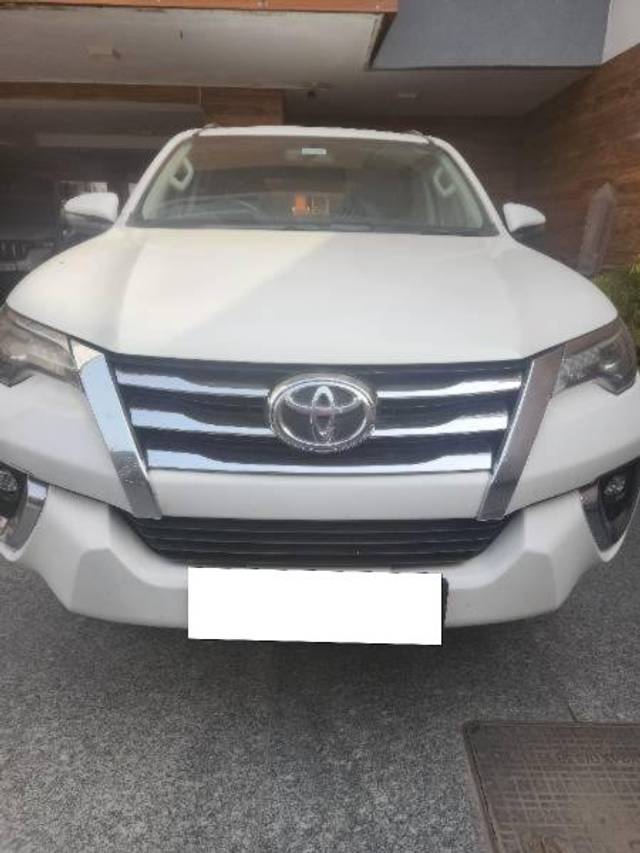 https://images10.gaadi.com/usedcar_image/4549783/original/processed_2a88da0c-cbf3-4120-ad2c-abf4fea2ec45.jpg?imwidth=6401