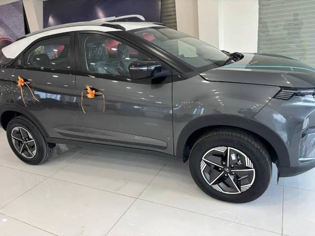 https://images10.gaadi.com/usedcar_image/4549795/original/processed_503336b8-71c6-4d08-adcc-2cceed89c748.jpg?imwidth=6400