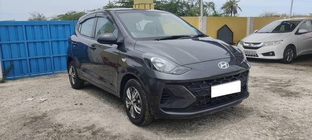 https://images10.gaadi.com/usedcar_image/4549804/original/processed_e1b05429458c882cbf380aedc2401a7d.jpg?imwidth=6400
