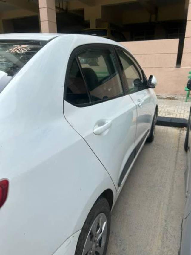 https://images10.gaadi.com/usedcar_image/4549881/original/processed_d05a5df9-fd7d-494b-b2aa-74717afd7703.jpg?imwidth=6402