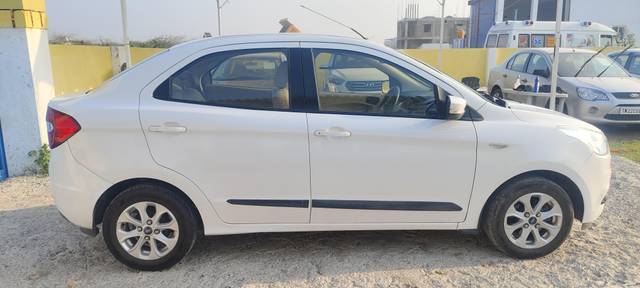 https://images10.gaadi.com/usedcar_image/4549888/original/processed_5d7393bf583603879d26061d661b3769.jpg?imwidth=6401