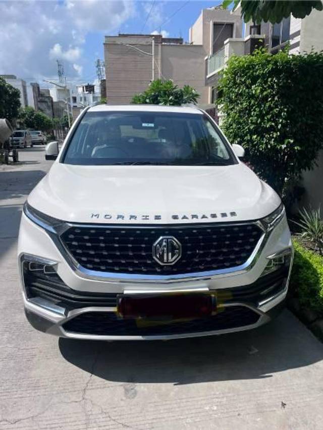 https://images10.gaadi.com/usedcar_image/4549889/original/processed_e18f0322-74d3-4467-943c-e088528fa64a.jpeg?imwidth=6402
