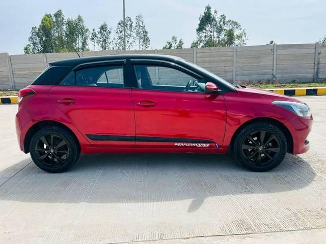 https://images10.gaadi.com/usedcar_image/4549893/original/processed_0c891c26-614e-48c1-ad04-c666ce2045ff.jpg?imwidth=6401